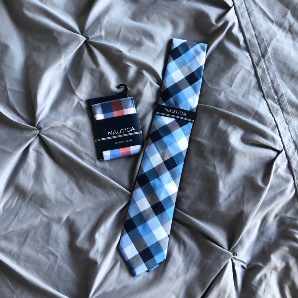 Tie with pocket square